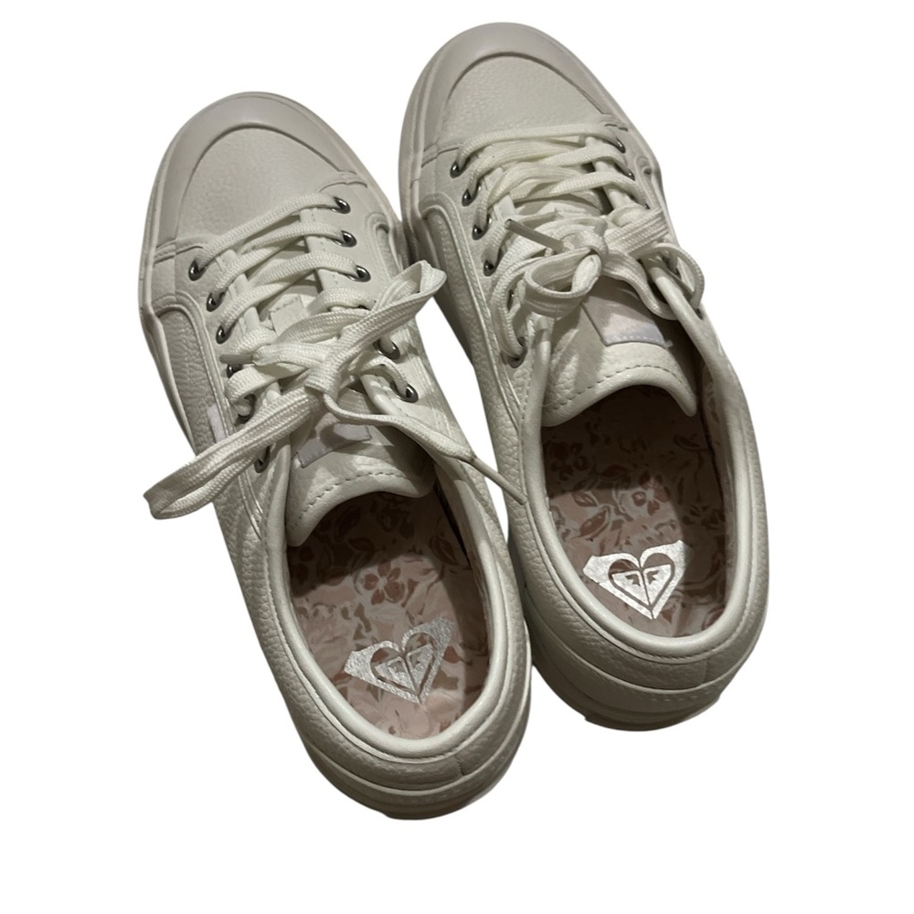 NEW Roxy Women's White/Cream Lace-Up Sneakers 9